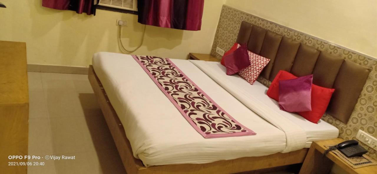 ניו דלהי Hotel Golden Gate מראה חיצוני תמונה