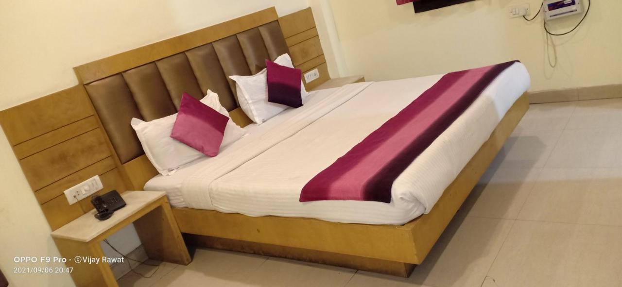 ניו דלהי Hotel Golden Gate מראה חיצוני תמונה