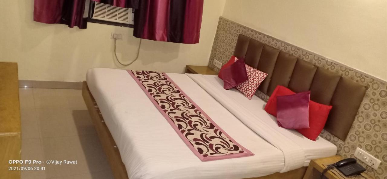 ניו דלהי Hotel Golden Gate מראה חיצוני תמונה