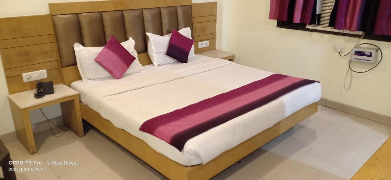 ניו דלהי Hotel Golden Gate מראה חיצוני תמונה