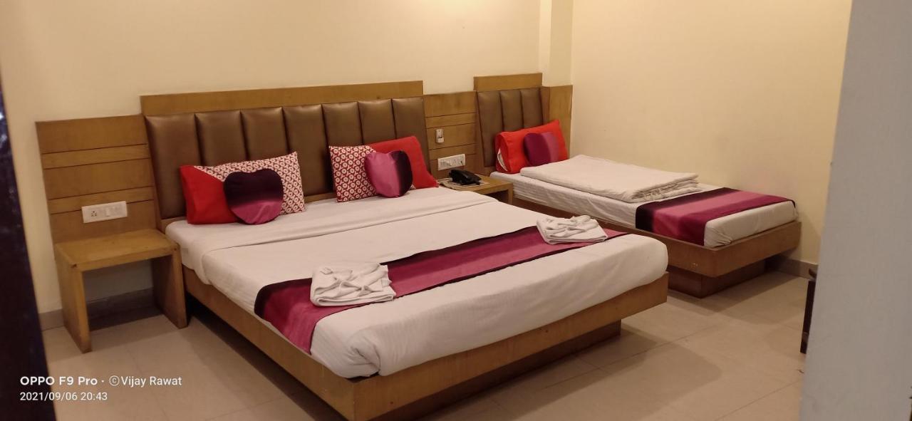 ניו דלהי Hotel Golden Gate מראה חיצוני תמונה