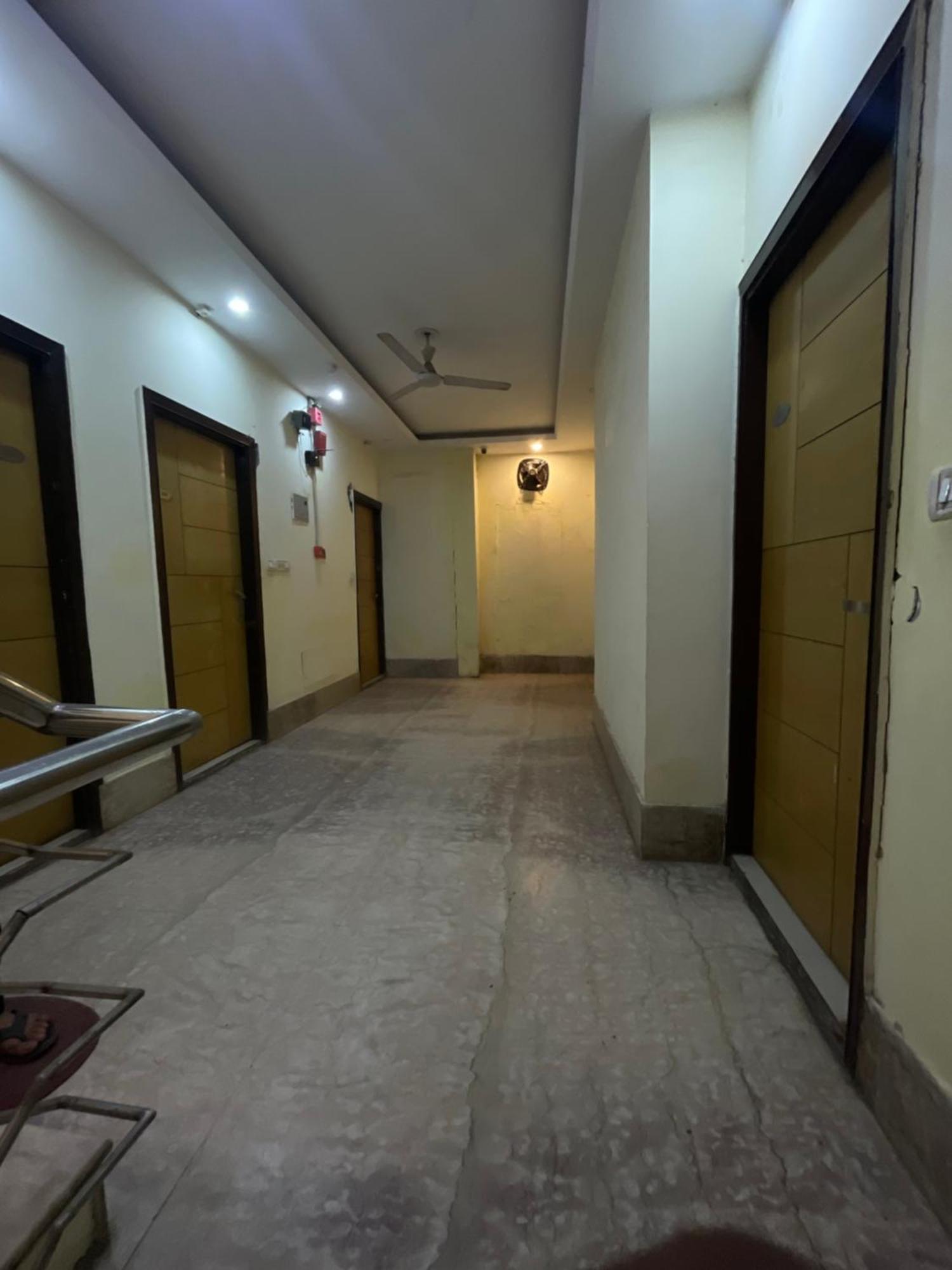 ניו דלהי Hotel Golden Gate מראה חיצוני תמונה